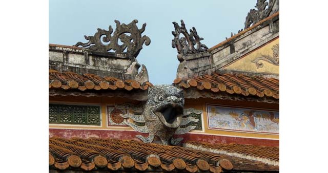 Toit d'une pagode dans la Cité impériale de Hué
