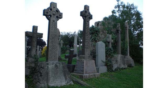 Un cimetière à Stirling, à la tombée de la nuit