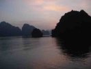 Coucher de soleil dans la baie d'Along